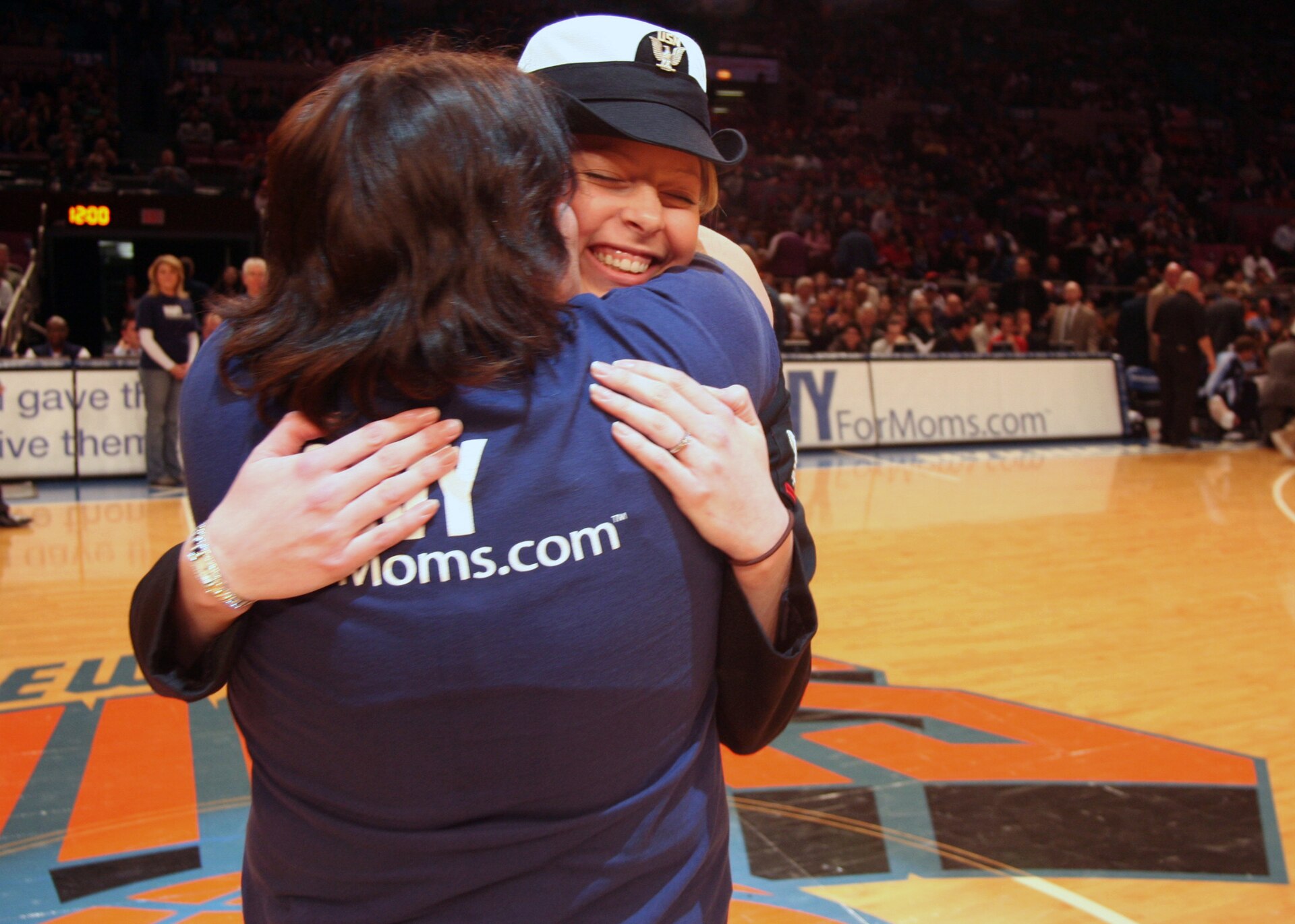 Courtside moment at a Knicks game